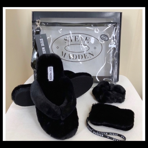 Steve Madden- Black Slide Slipper Sandals - Picture 3 of 4